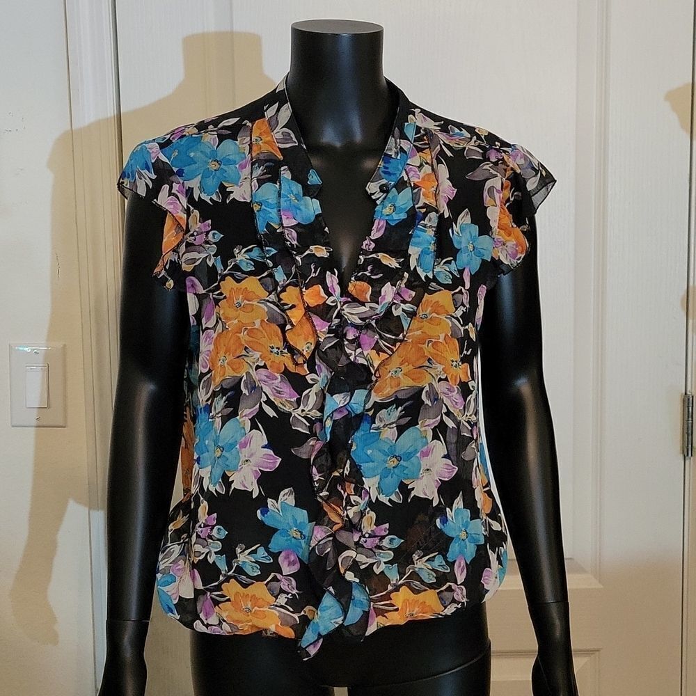 BRAND NEW ZOE+SKYE CHIFFON FLUTTER MULTI-COLOR SLEEVES BLOUSE